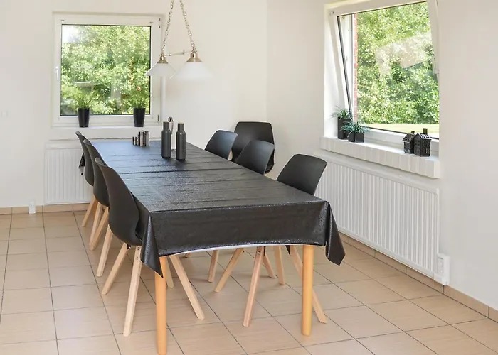 Vakantiehuis Four-bedroom In *